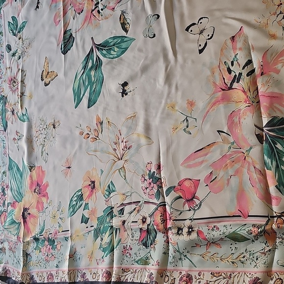 NWT Vince Camuto Lily Square Bright Floral Print Satin Scarf - Picture 5 of 13